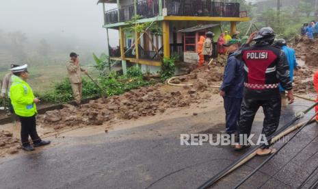 Akses Garut–Tasikmalaya Longsor, Polisi Terapkan Sistem Buka Tutup