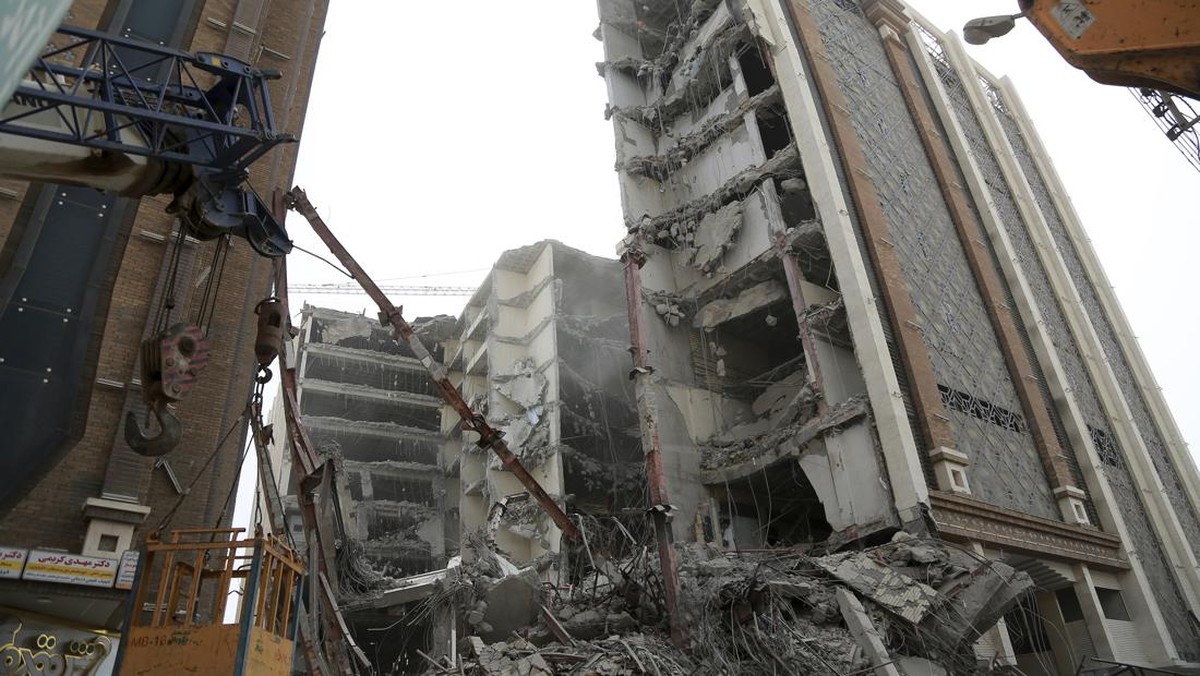 Kemlu Berhasil Evakuasi 93 WNI dari Iran