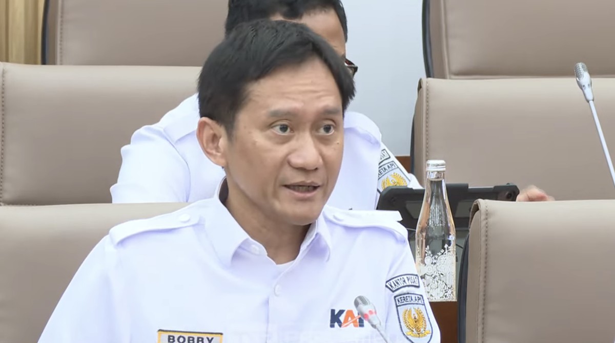 Rapat Perdana dengan DPR, Bos Baru KAI Bobby Rasyidin Perkenalkan Diri